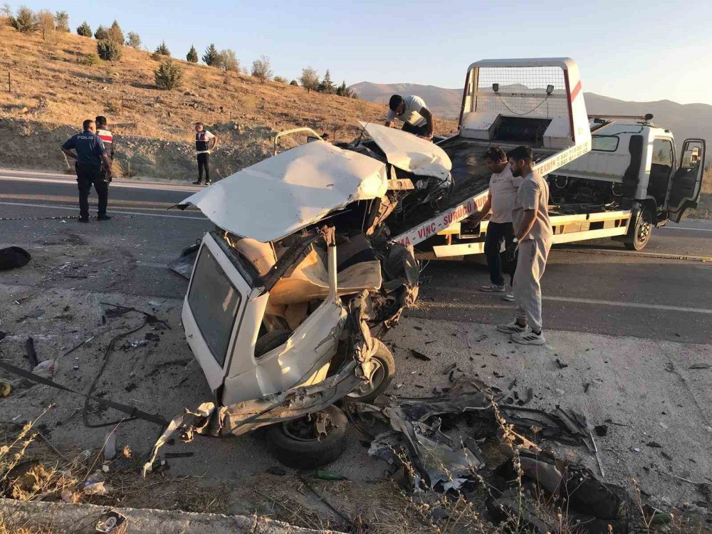 Konya'da feci kaza: 3 yaşındaki ikiz kardeşler hayatını kaybetti