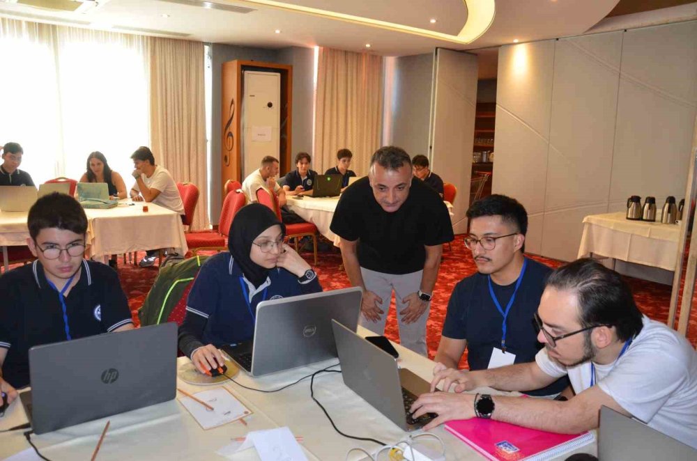 Manisalı Gençler, Metaverse Ortamında Avrupa’yla yarışıyor