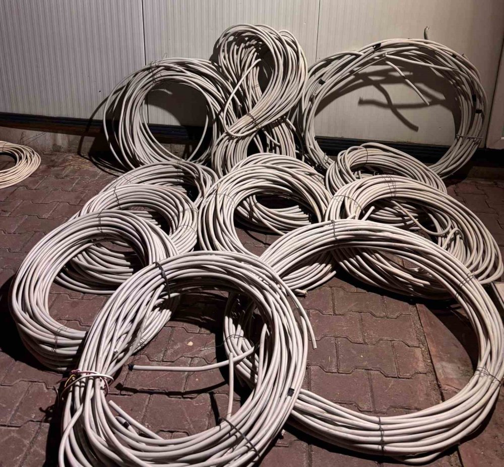 Çalıntı bisikletle kablo hırsızlığı yaptı, yakayı ele verdi