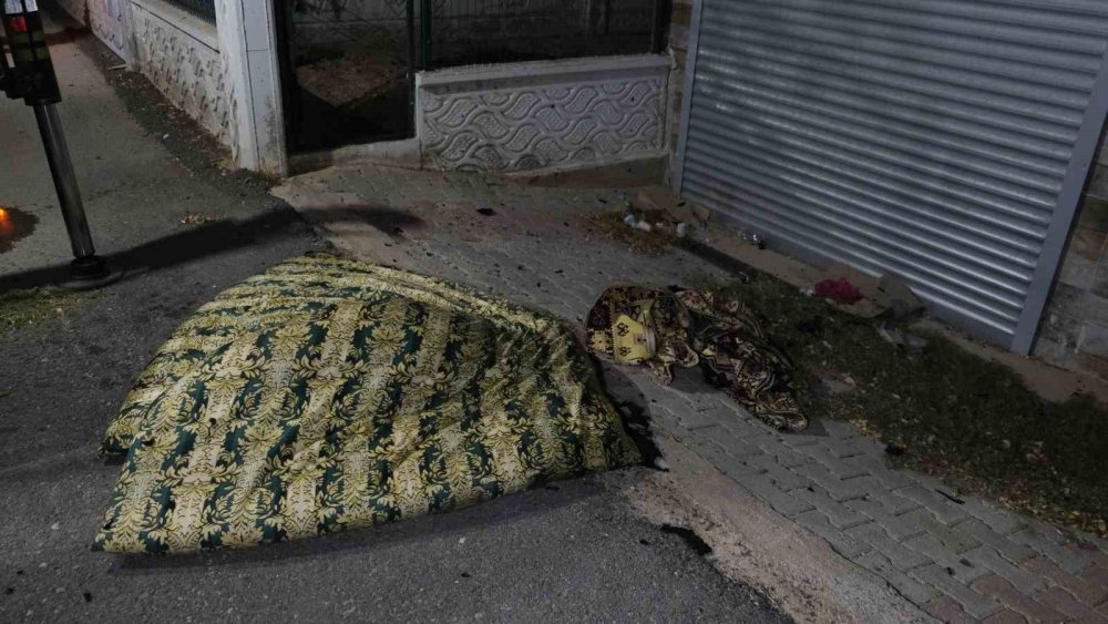 Gecenin sessizliğini bölen yangın: Yatak tutuştu, bina ayağa kalktı