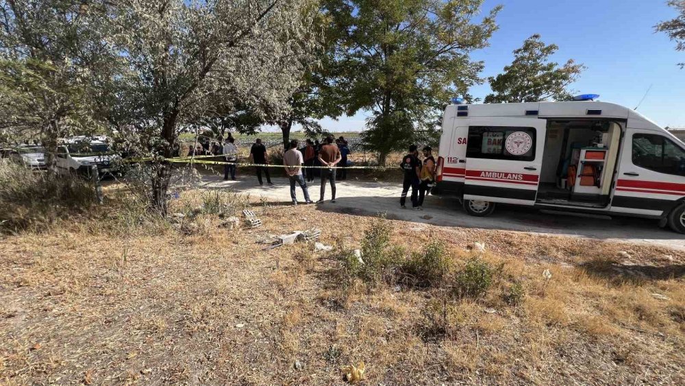 Meram'da şüpheli ölüm: 28 yaşındaki genç yol kenarında ölü bulundu