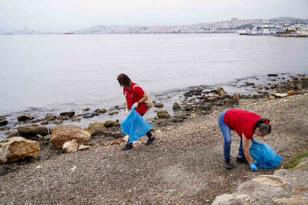 Sokaklarına çöpten girilmeyen İzmir'de, belediye temizlikte rekor kırmaya çalışıyor