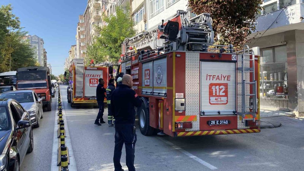 Senaryo gerçeğe döndü: Yangına giden itfaiye ekipleri ilerleyemedi