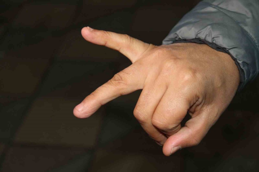 Balık iade etmek isteyen vatandaş, çupra ile darp edildi