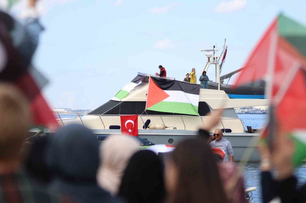 Gemilerden Mesaj: Kararlıyız, Sumud'un Yanındayız