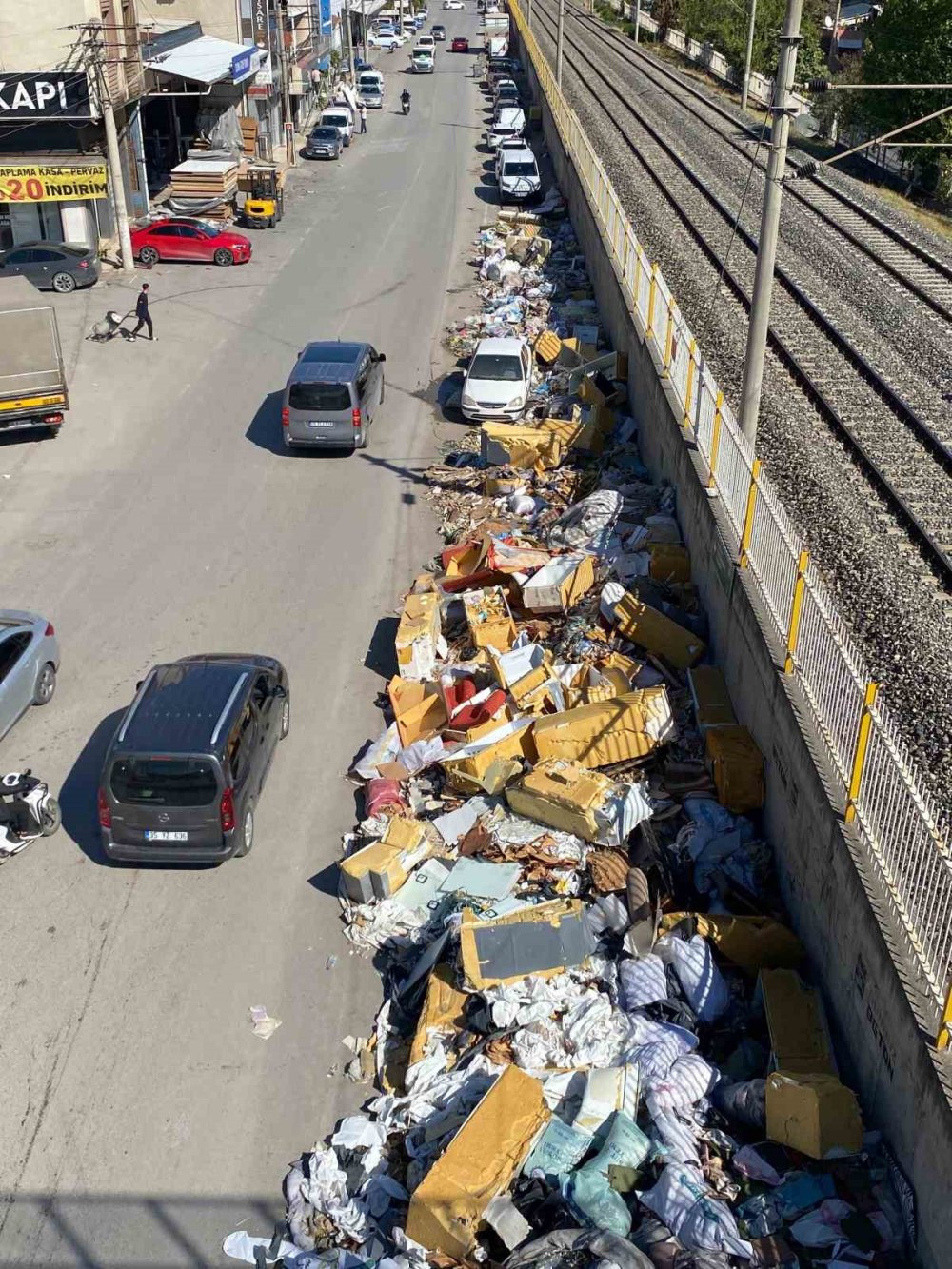 Buca'da Grev Bitti, Çöp Sorunu Bitmedi: Vatandaş İsyanda