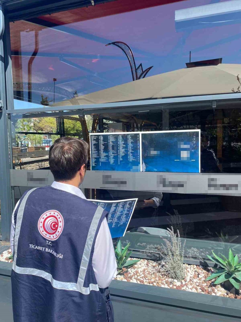 Fahiş fiyatlı su satışına Bakanlık el attı: Ülke çapında denetim