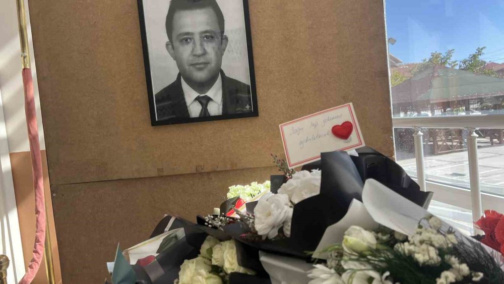 Kırmızı ışık kazasında vefat eden öğretmenlerine böyle veda ettiler