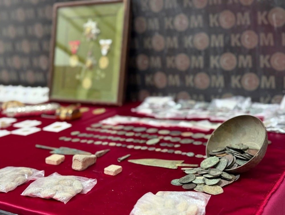 20 milyon liralık Osmanlı mirası, kaçakçıların elinden kurtarıldı