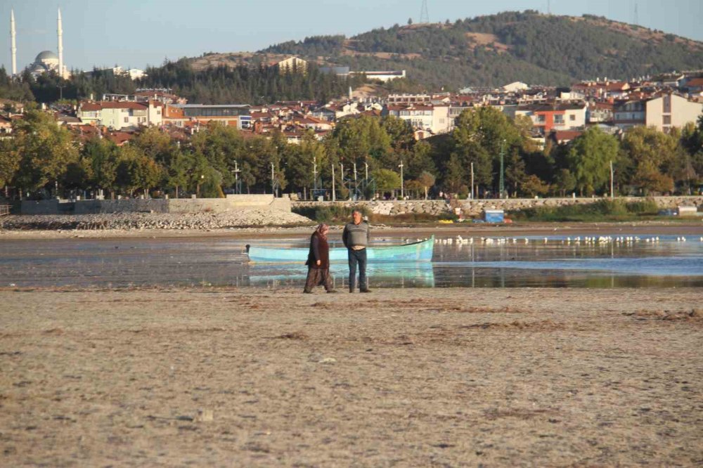 Dün olta attıkları yerde bugün yürüyüş yapıyorlar