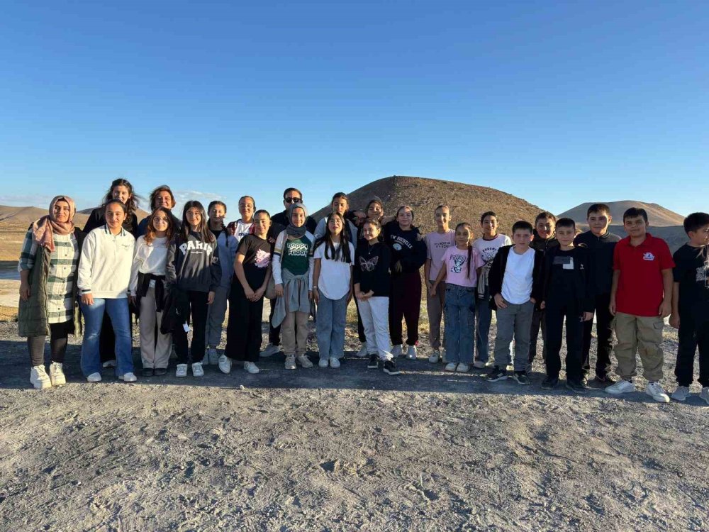 Ortaokul Öğrencileri Meke Gölü’nde Ay ve Satürn’ü Gözlemledi