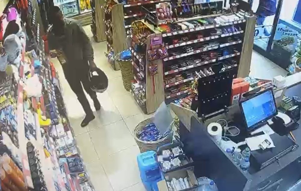 Pes Dedirten Hırsızlık: 4 Yaşındaki Çocuğa 1500 Liralık Oyuncak Çaldırdılar