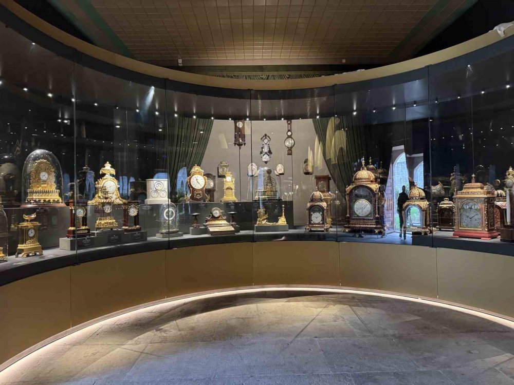 Topkapı Sarayı'nın Eşsiz Saat Koleksiyonu İlk Kez Ziyarete Açıldı
