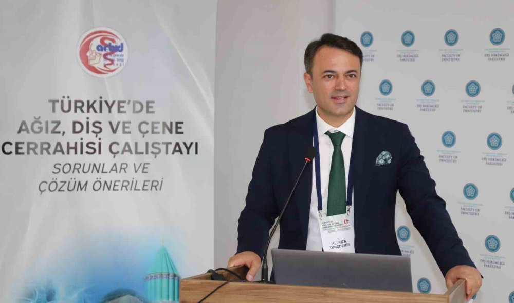 Türkiye'de Ağız, Diş ve Çene Cerrahisi Masaya Yatırıldı