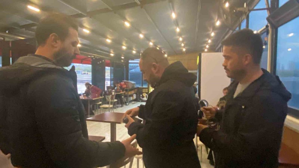 Cezaevinde Mahkumu da Dolandırdı: Suçüstü Yakalanan Avukat Tutuklandı