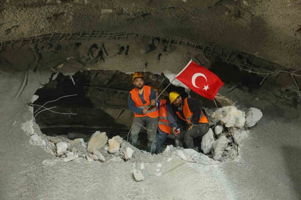 Köroğlu Tüneli’nde ışık göründü