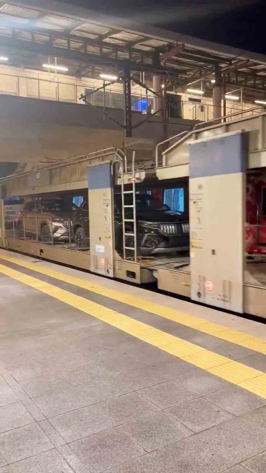 Almanya’dan sipariş edilen Togg'lar trenle Avrupa’ya gidiyor