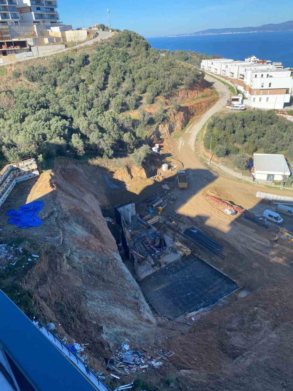 Mahkeme 'Dur' Dedi, Müteahhit Dinlemedi: Mudanya'da Ruhsatsız İnşaat Krizi