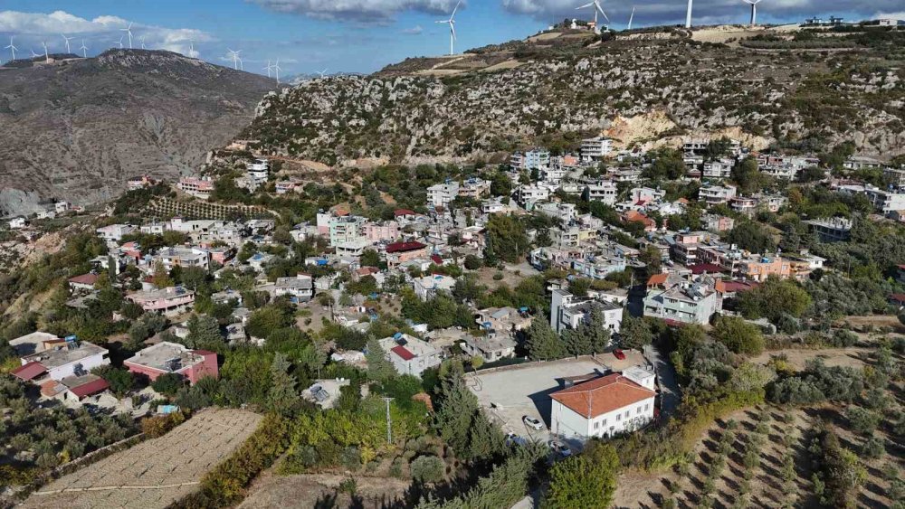 Bu mahallede herkesin soyadı aynı