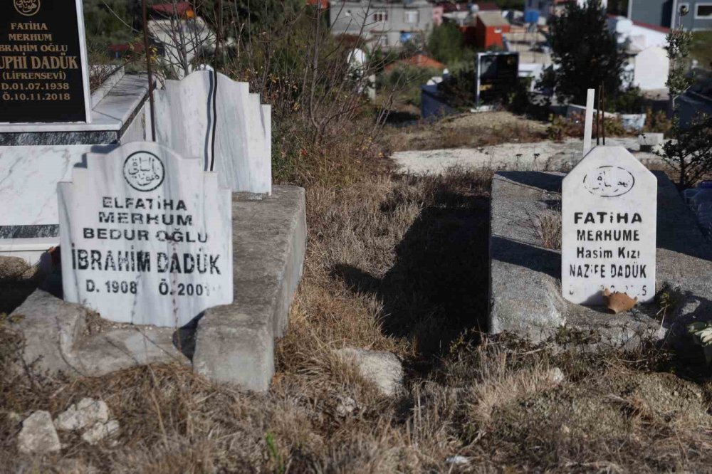 Bu mahallede herkesin soyadı aynı