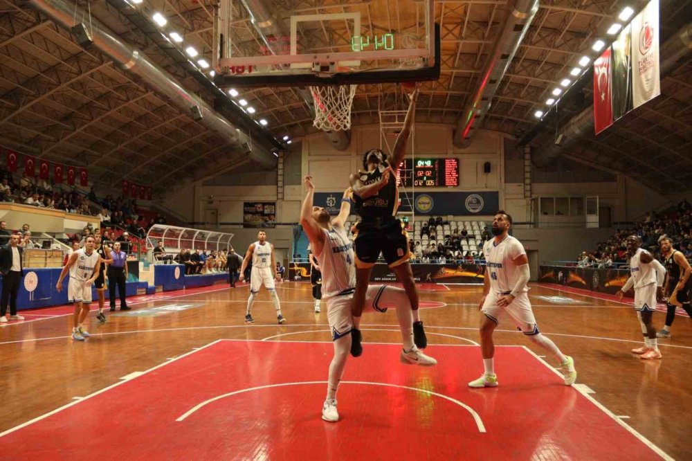 Konya Büyükşehir Basketbol yine dağıttı