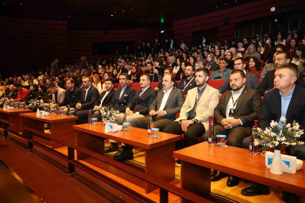 Konya'da Kademe Kariyer Zirvesi yapıldı