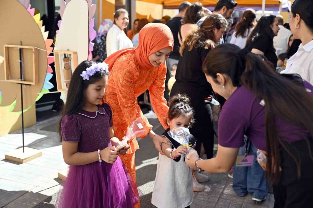 Mersin'in kız çocuklarına sürpriz
