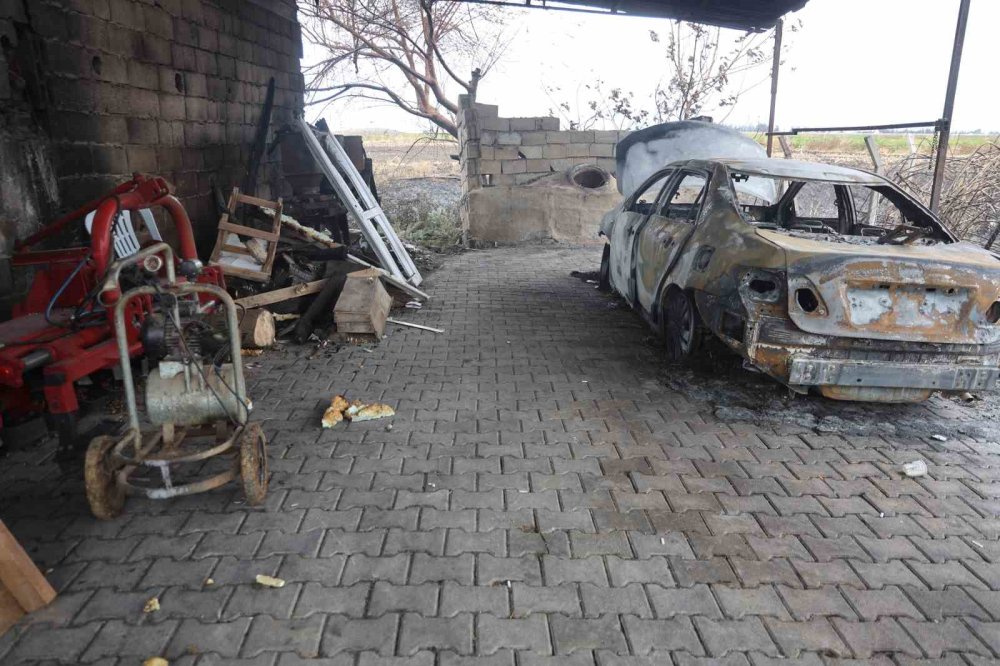 Depremzede ailenin kalan tüm malı da yangınla yok oldu