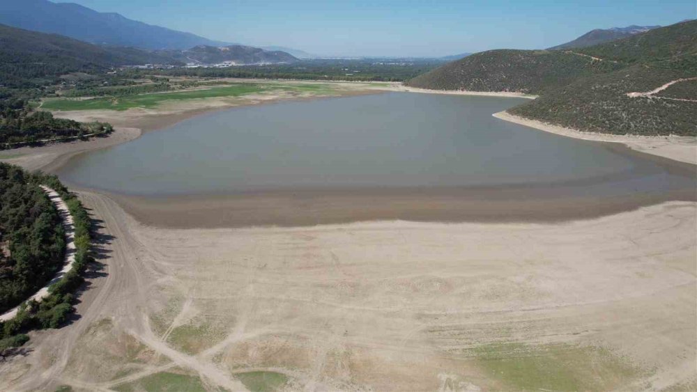 Şok Görüntüler: Gölbaşı Göleti Kuraklığın Sembolü Oldu