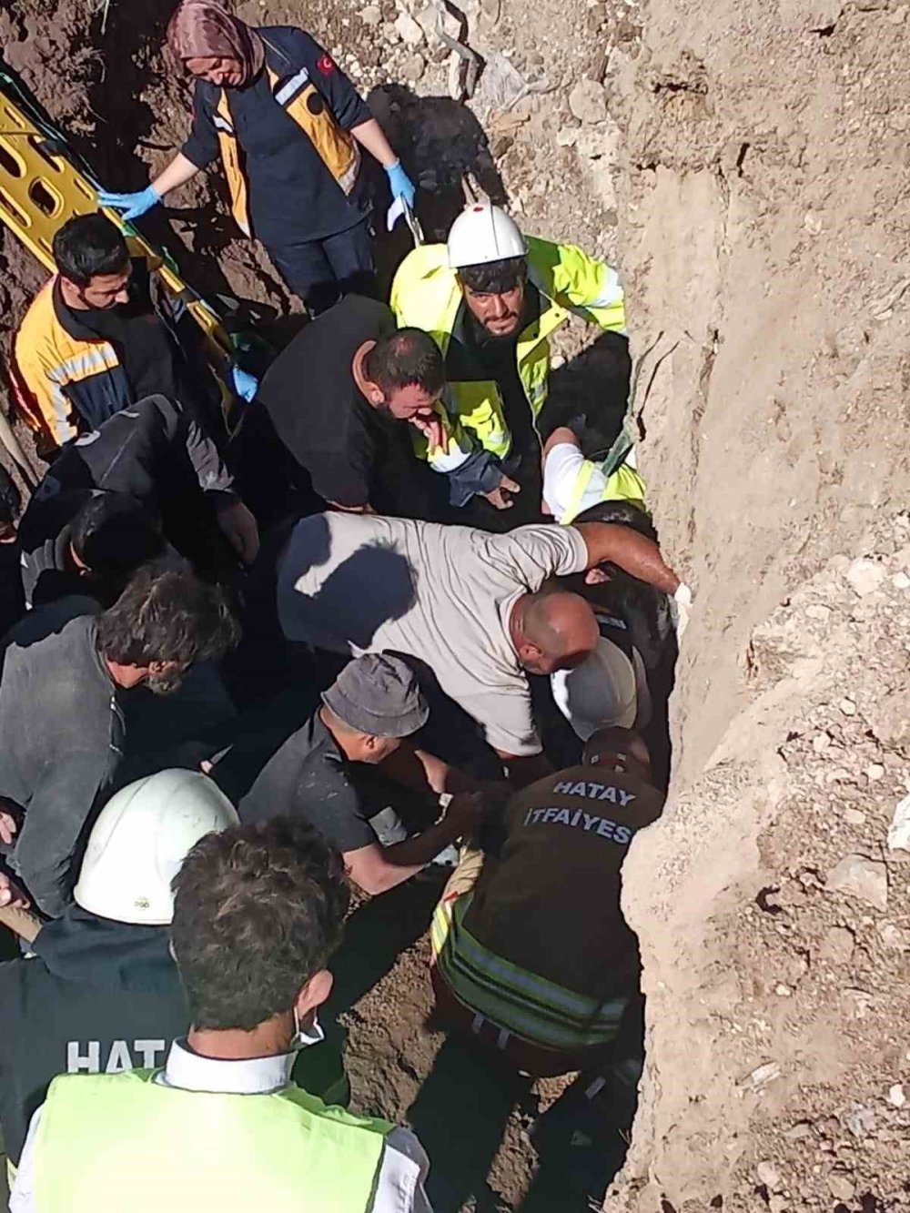 TOKİ Şantiyesinde Toprak Kayması: 1 İşçi Yaralı Kurtarıldı