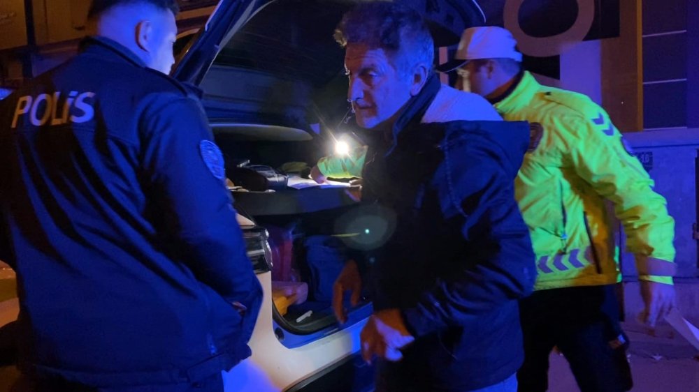 Alkollü Sürücü 1989 Model Otomobilini Öve Öve Bitiremedi