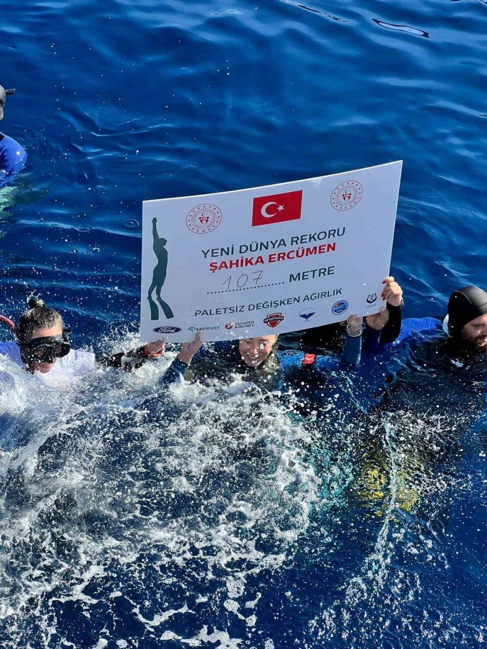 Şahika Ercümen ’Cumhuriyet’ ve ’Gazze’ için dünya rekoru kırdı