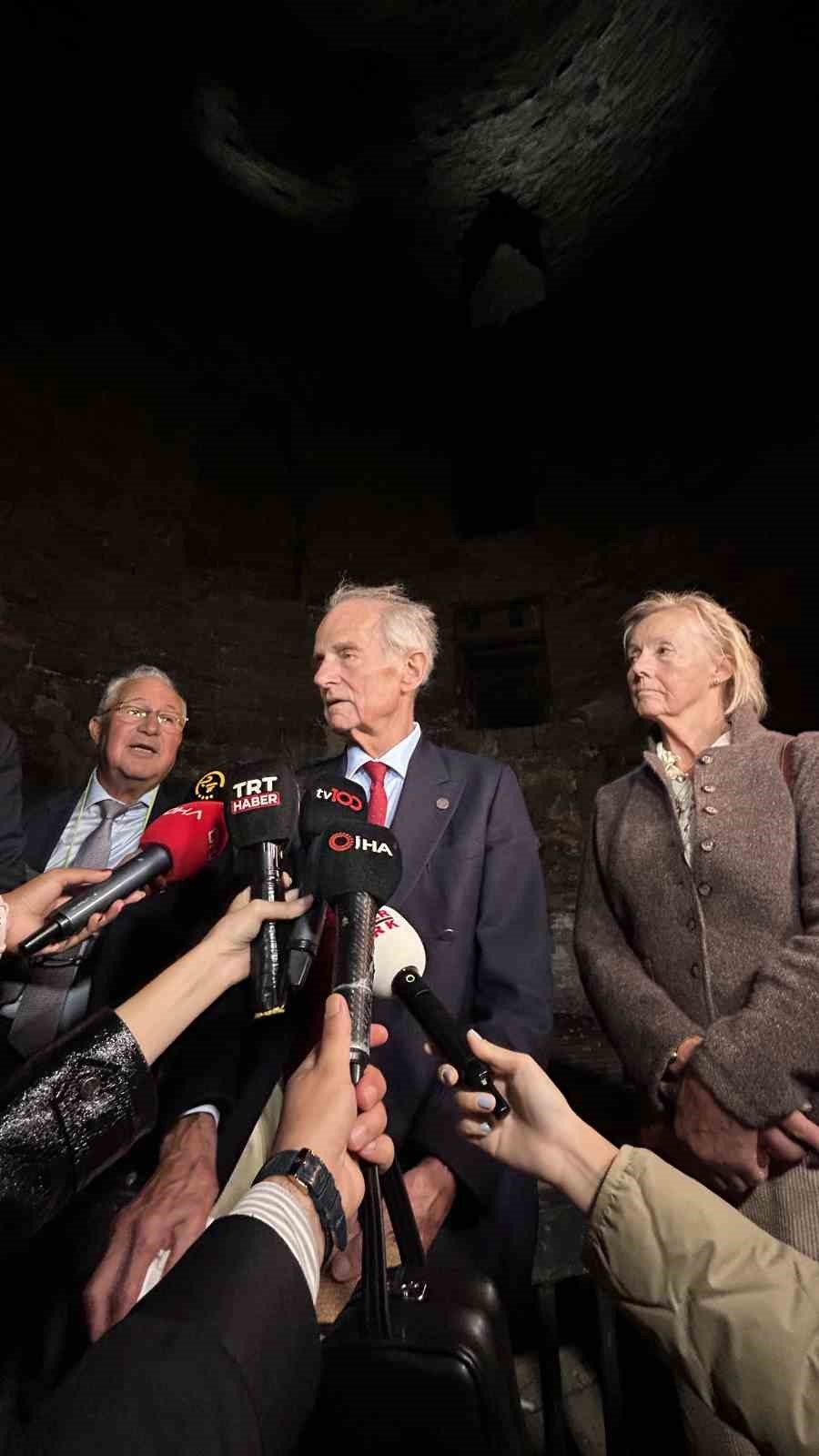 Tolstoy’un yeğeni, Yedikule Zindanları’nda dedesinin izini sürdü