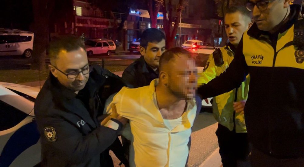 Bursalı 'Lahmacuncu' Sürücü Polisi Canından Bezdirip "Amcam MİT'te" Dedi