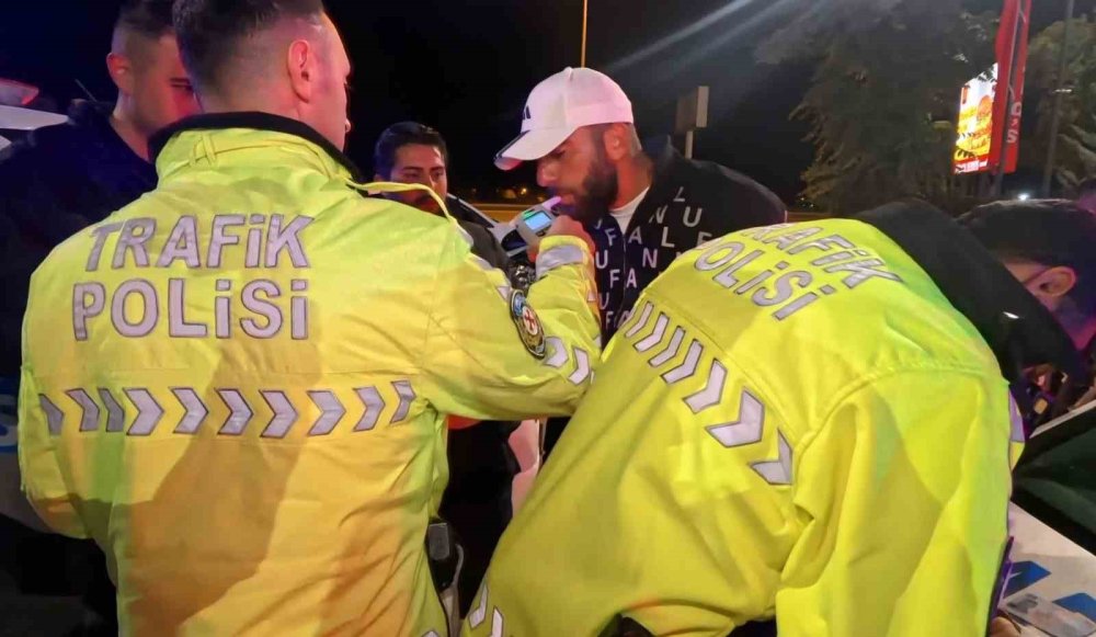 Halka açık alanda alkol alan şahıslara bu ceza kesildi