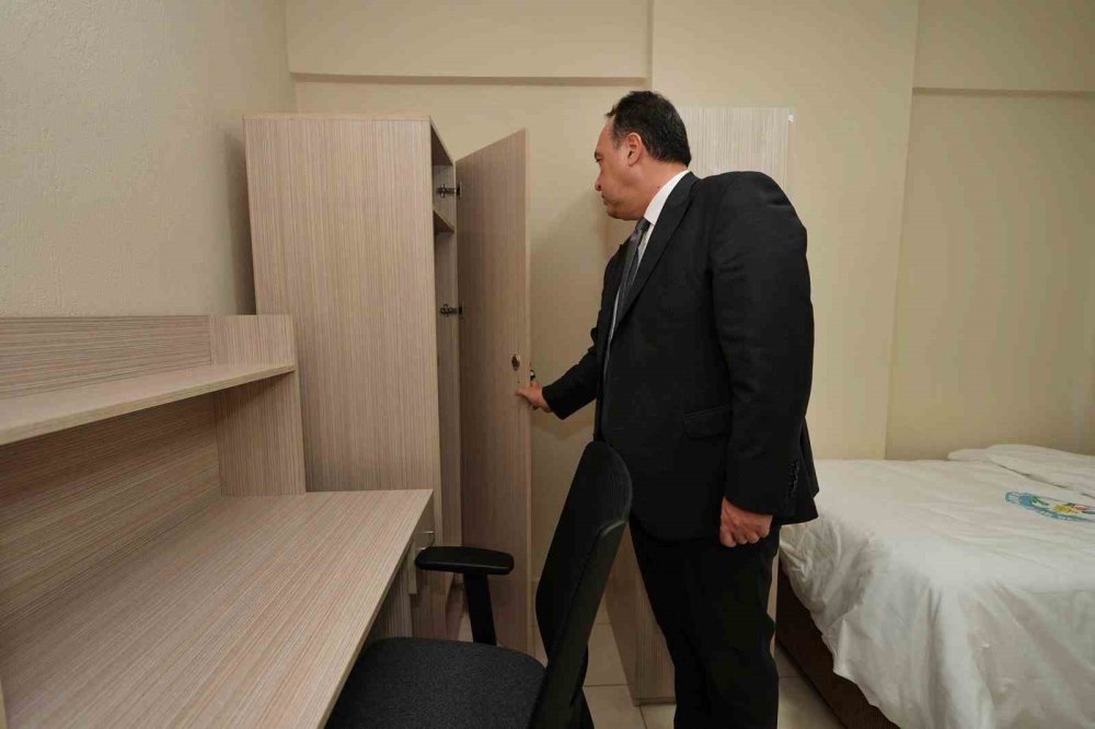 Manisa Büyükşehir’den kız öğrencilere yurt başvuruları alıyor