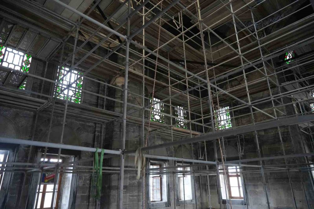 Molla Çelebi Camii’nde restorasyon başladı