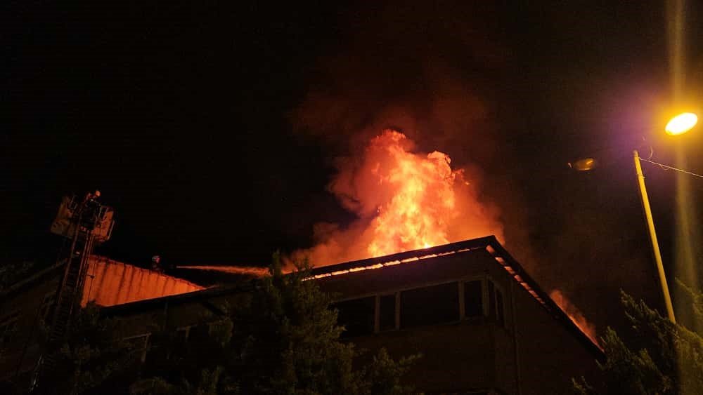 Piyalepaşa Mahallesi'nde tekstil atölyesi yandı