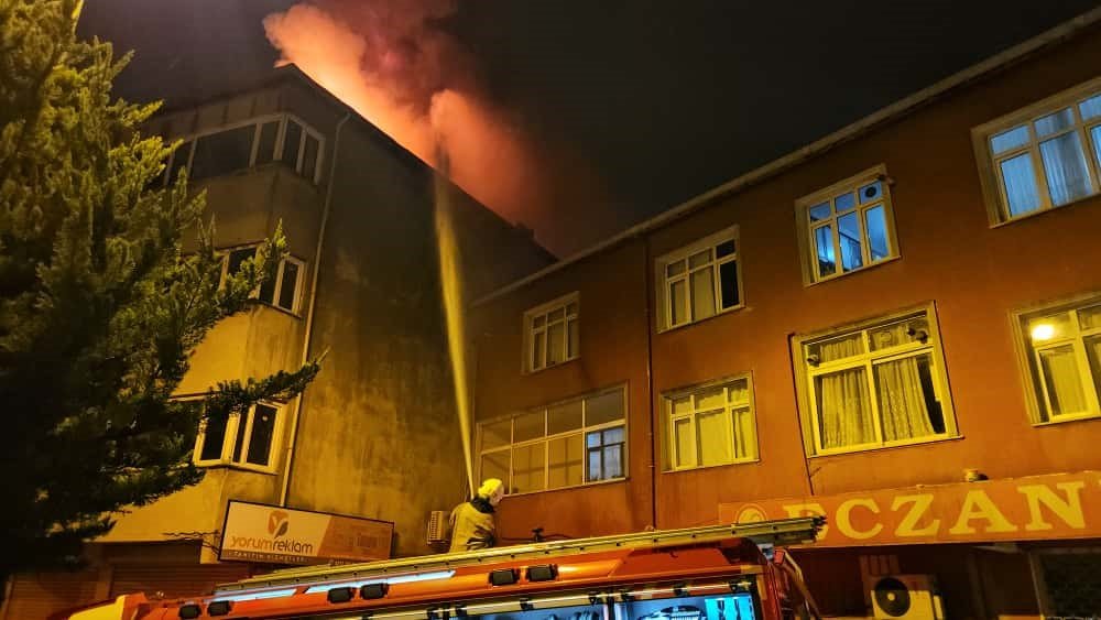 Piyalepaşa Mahallesi'nde tekstil atölyesi yandı