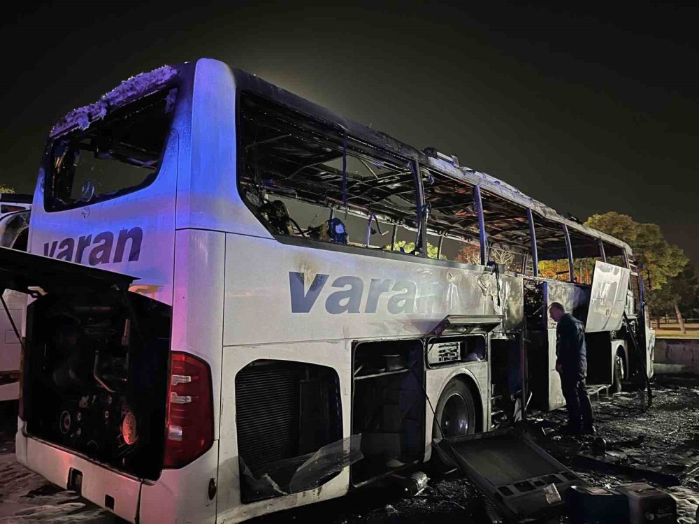 Varan Turizmin kaybı büyük! Milyonluk araç AŞTİ'de kül oldu