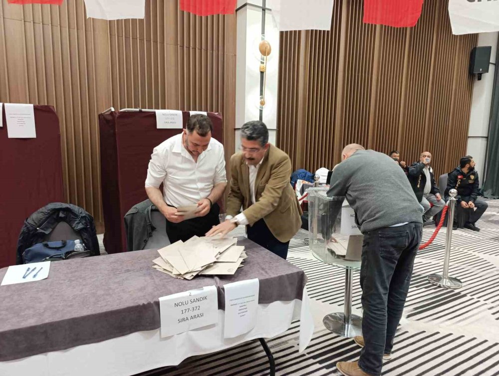 CHP Afyonkarahisar'da kabuk değiştirdi