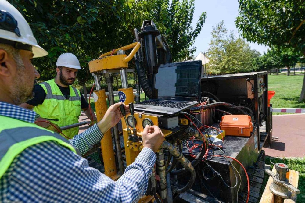 Deprem Araştırmaları: Bornova'nın Zemin Yapısı 3 Boyutlu Modelleniyor!