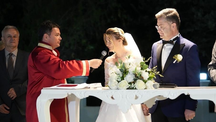 İki Akademisyen, Geleneksel Türkmen Düğünüyle Evlendi: Bilim ve Gelenek Buluştu