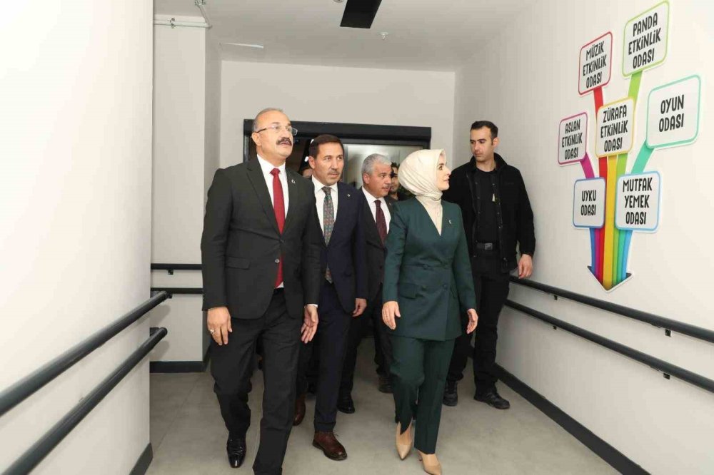 Bakan Göktaş, Konya’da evlilik kredisinden yararlanan çiftin nikah şahidi oldu