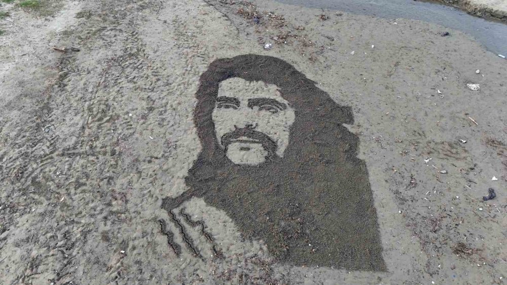 Farajollah Bagheri, Alanya Kumlarına Barış Manço'yu Çizdi