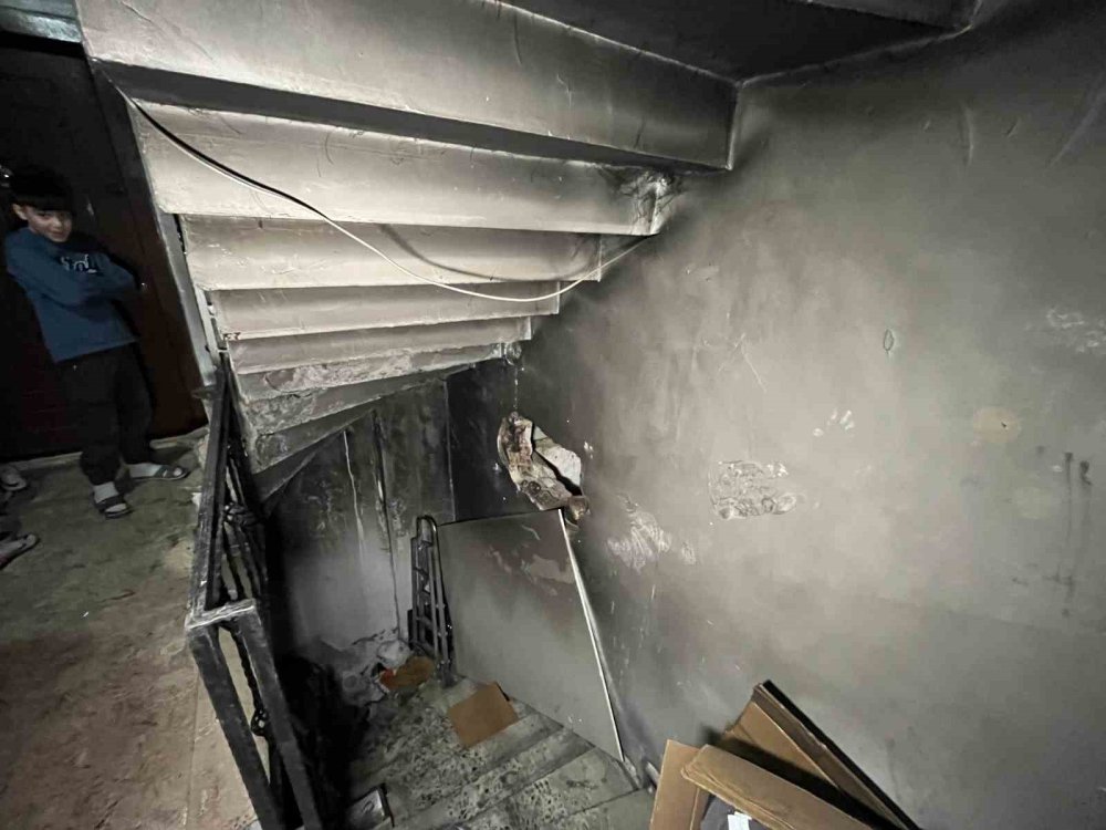 Sinirini nereden çıkaracağını şaşırdı! Kurunun yanında yaş da yandı