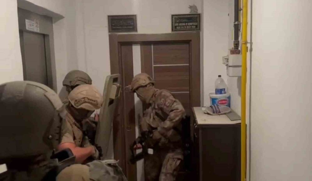 Hatay’da Şaşırtıcı Operasyon: Duvar İçinde Gizli Kaçakçılar Yakalandı