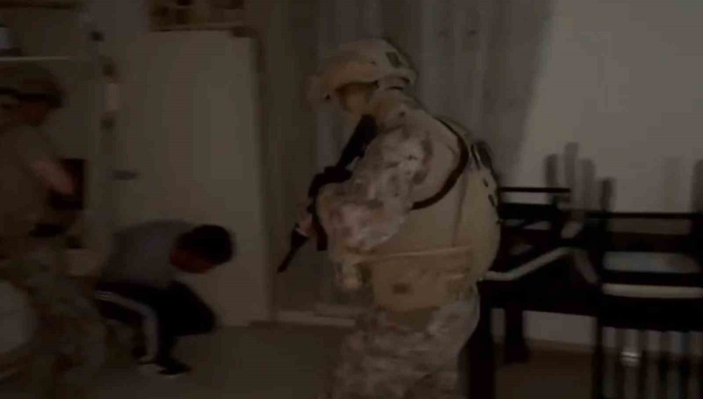 Hatay’da Şaşırtıcı Operasyon: Duvar İçinde Gizli Kaçakçılar Yakalandı