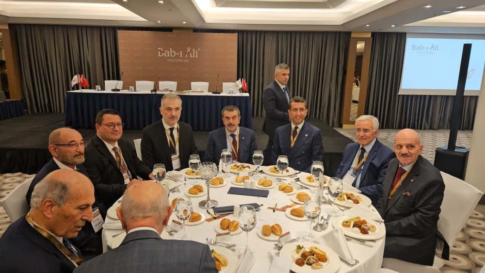 Sınav Sorularını Yapay Zeka mı Hazırlayacak? Bakan Tekin'den Önemli Açıklama