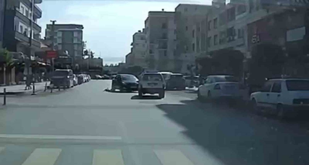 Yola fırlayan çocuk kazaya neden oldu